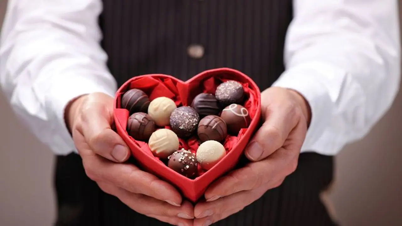 Valentine's Day and Chocolate : വാലന്റൈൻസ് ഡേയും ചോക്ലേറ്റും തമ്മിലുള്ള ബന്ധം എന്താണ്?