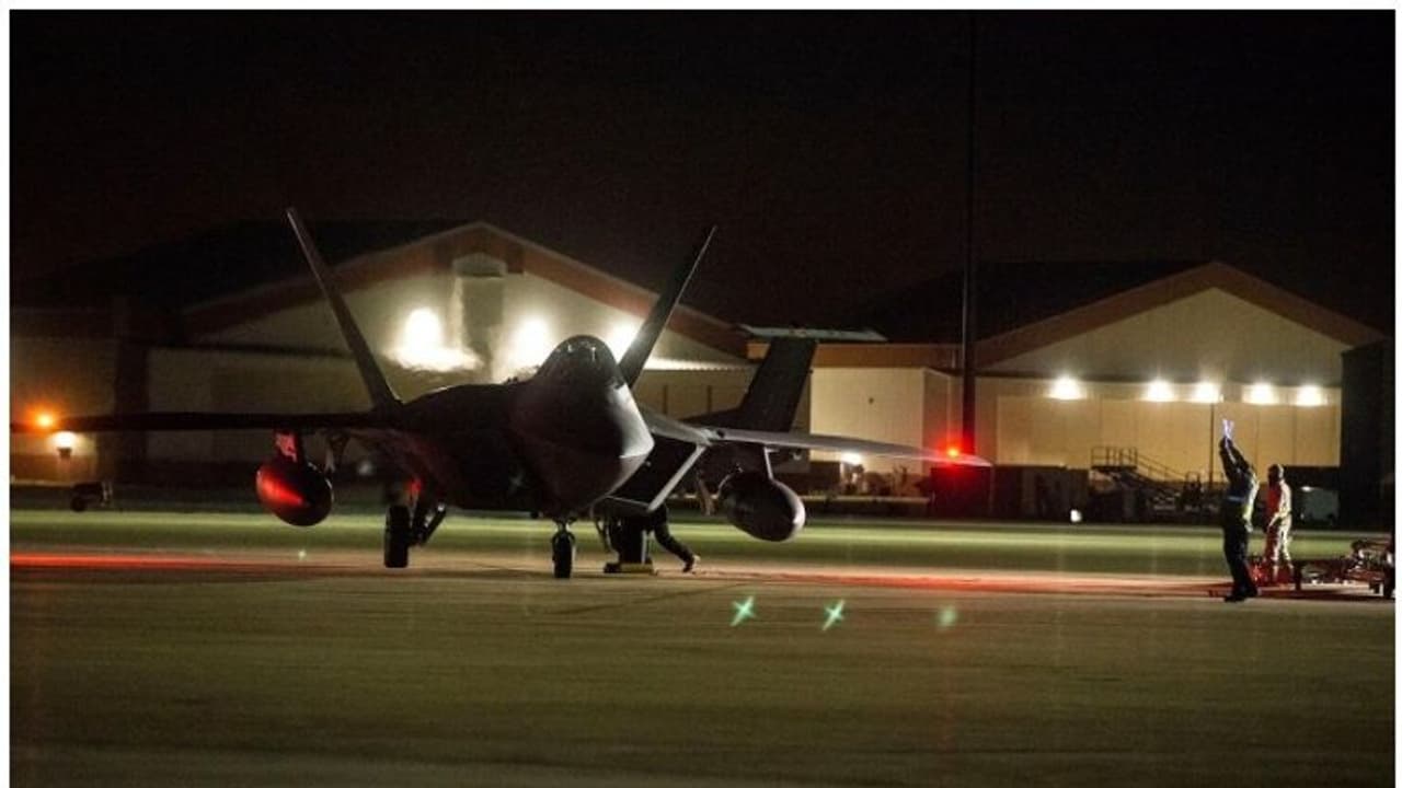 US fighter jets in UAE: യുഎഇയിലെ ഹൂതി ആക്രമണങ്ങള് പ്രതിരോധിക്കാന് പിന്തുണയുമായി അമേരിക്കന് യുദ്ധവിമാനങ്ങള് US fighter jets in UAE: യുഎഇയിലെ ഹൂതി ആക്രമണങ്ങള് പ്രതിരോധിക്കാന് പിന്തുണയുമായി അമേരിക്കന് യുദ്ധവിമാനങ്ങള്