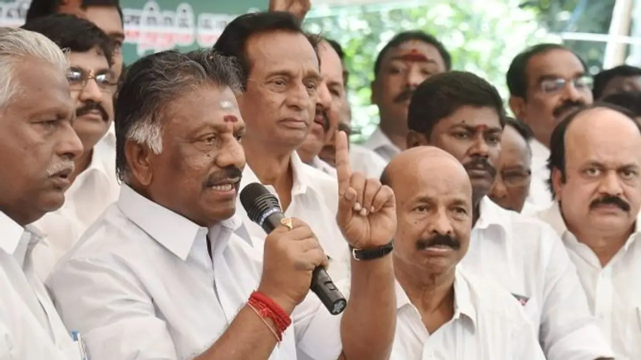 தமிழக அரசின் இந்த நடவடிக்கை.. பள்ளி மாணவர்களை ஒழுங்கீன பாதைக்கு அழைத்து செல்லும்.. ஓபிஎஸ் அதிரடி..