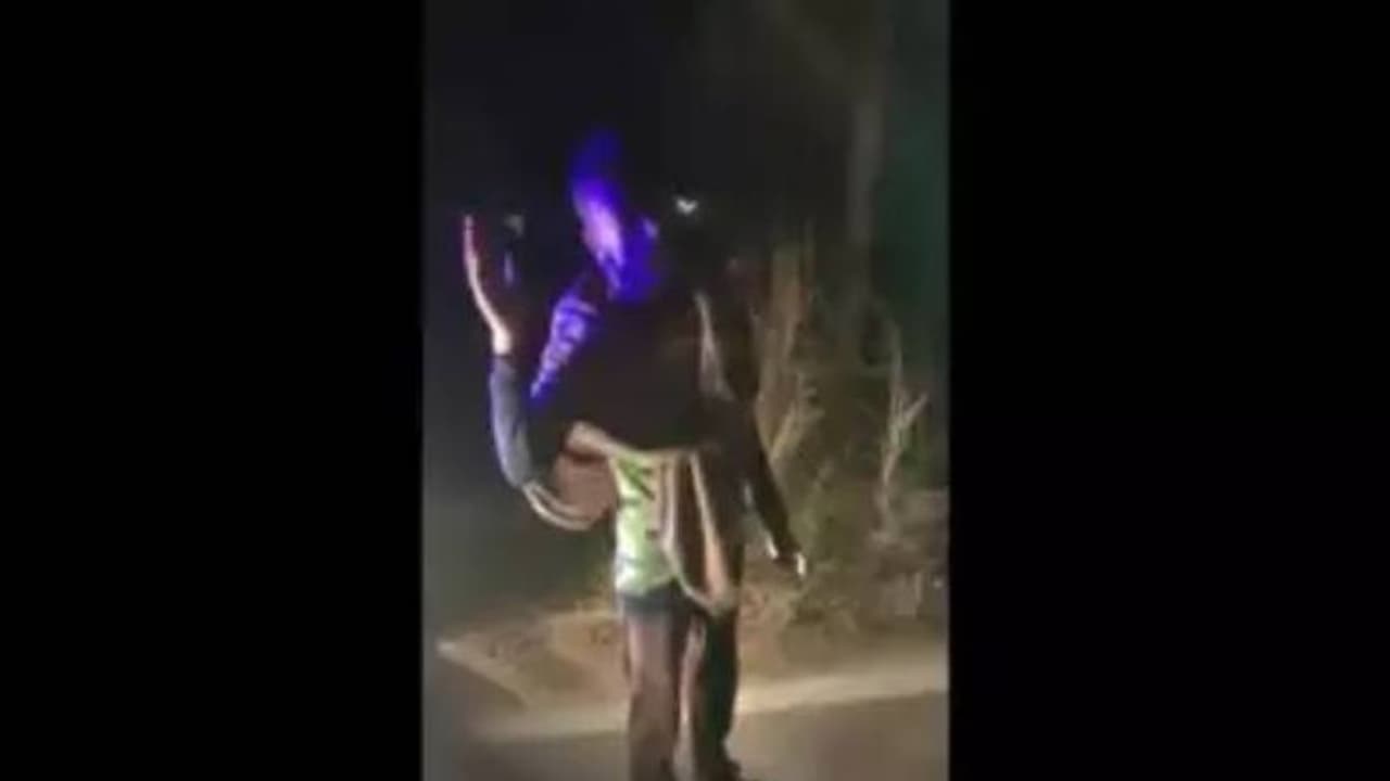 112 ൽ വിളിച്ചാൽ പൊലീസെത്തുമോ? മദ്യപിച്ച് നട്ടപ്പാതിരക്ക് വിളിച്ചു, ഉടനടിയെത്തി സംശയം തീര്‍ത്ത് പൊലീസ്