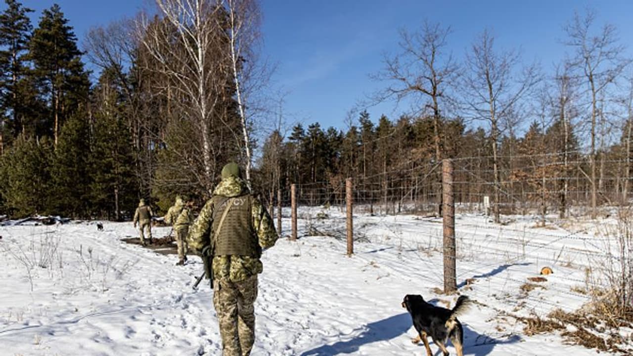 Ukraine पर हमले की आशंकाओं के बीच अब German Chancellor मनाएंगे Moscow को, कीव रूककर दिया नैतिक समर्थन Ukraine पर हमले की आशंकाओं के बीच अब German Chancellor मनाएंगे Moscow को, कीव रूककर दिया नैतिक समर्थन