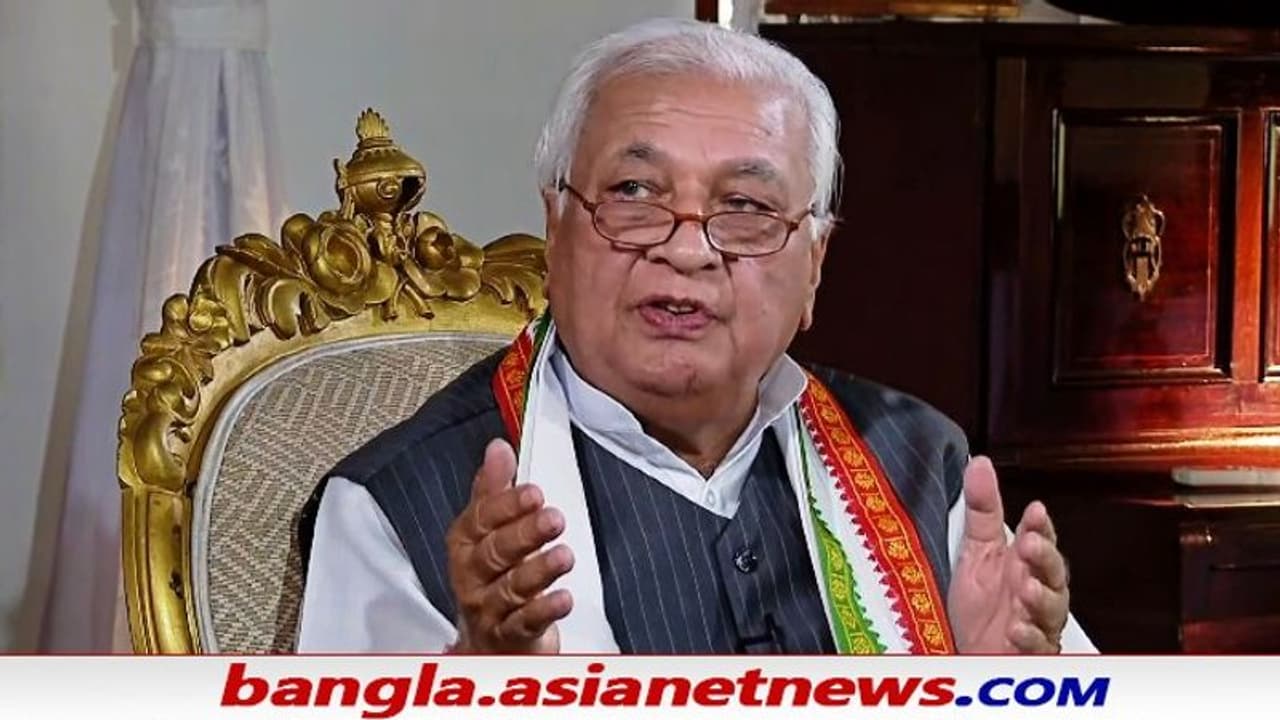 'প্রাসঙ্গিকতা হারিয়েছে হিজাব', একান্ত সাক্ষাতকারে বিস্ফোরক কেরলের রাজ্যপাল আরিফ মহম্মদ খান 'প্রাসঙ্গিকতা হারিয়েছে হিজাব', একান্ত সাক্ষাতকারে বিস্ফোরক কেরলের রাজ্যপাল আরিফ মহম্মদ খান