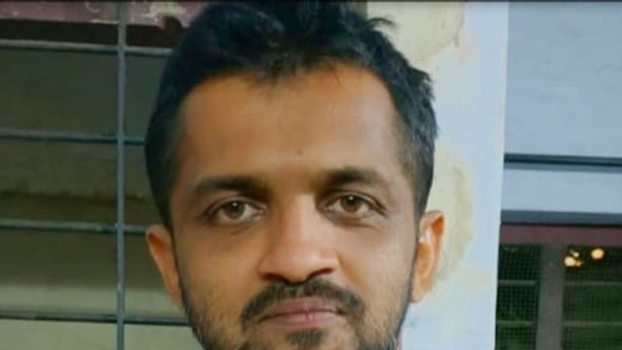 വാലന്റൈൻസ് ഡേ പാർട്ടിക്കായി എത്തിച്ച 20 ലക്ഷം രൂപയുടെ ന്യൂജൻ മയക്ക് മരുന്ന് പിടിച്ചു; ഒരാള് അറസ്റ്റില് വാലന്റൈൻസ് ഡേ പാർട്ടിക്കായി എത്തിച്ച 20 ലക്ഷം രൂപയുടെ ന്യൂജൻ മയക്ക് മരുന്ന് പിടിച്ചു; ഒരാള് അറസ്റ്റില്