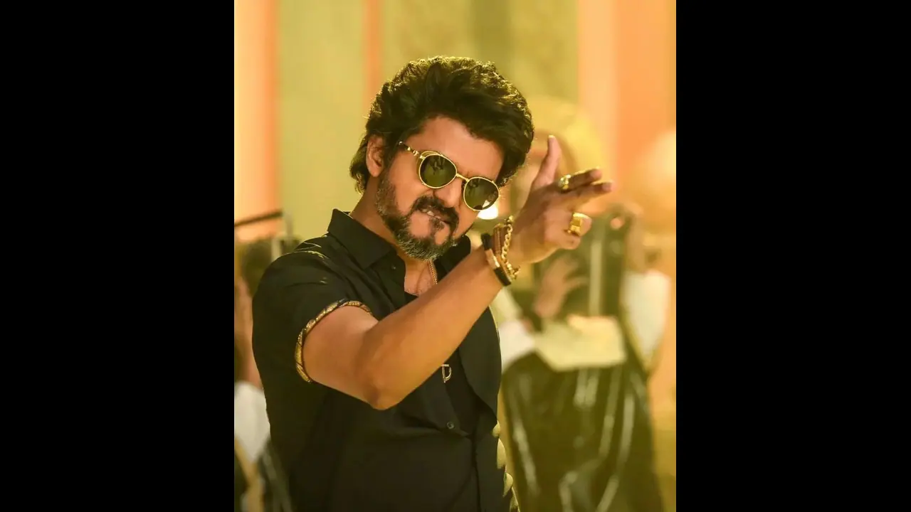 சர்க்கார் படத்திலேயே அரபிக் குத்து போட்ட விஜய்...ஆனால் இது சாங் சூட்டிங் இல்ல?..