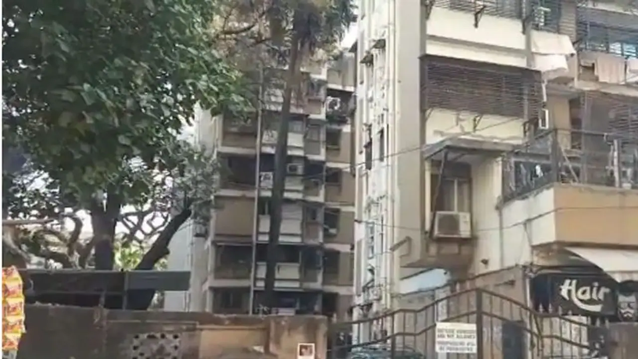 मनी लॉन्ड्रिंग केस में अंडरवर्ल्ड डॉन दाऊद इब्राहिम से जुड़े लोगों के 10 ठिकानों पर ईडी की छापेमारी मनी लॉन्ड्रिंग केस में अंडरवर्ल्ड डॉन दाऊद इब्राहिम से जुड़े लोगों के 10 ठिकानों पर ईडी की छापेमारी