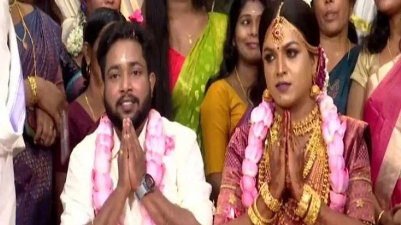 దేశంలో తొలిసారిగా.. పెళ్లితో ఒక్కటైన ట్రాన్స్ జెండర్ల జంట.. దేశంలో తొలిసారిగా.. పెళ్లితో ఒక్కటైన ట్రాన్స్ జెండర్ల జంట..
