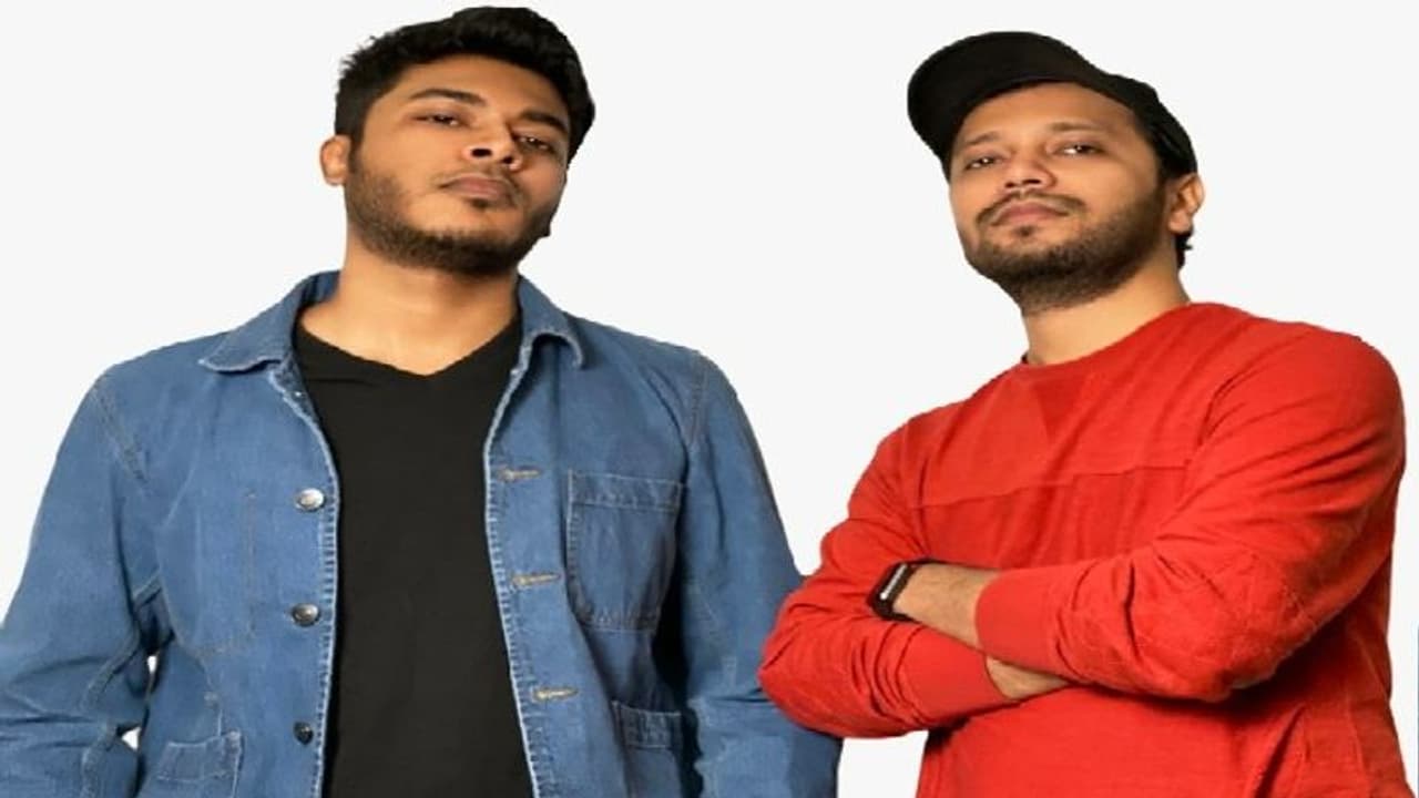 কৌশিক গুড্ডুর নয়া ম্যাজিক, এবার সিঙ্গল অ্যালবামে ঝড় তুলতে তৈরি এই বাঙালি জুটি কৌশিক গুড্ডুর নয়া ম্যাজিক, এবার সিঙ্গল অ্যালবামে ঝড় তুলতে তৈরি এই বাঙালি জুটি