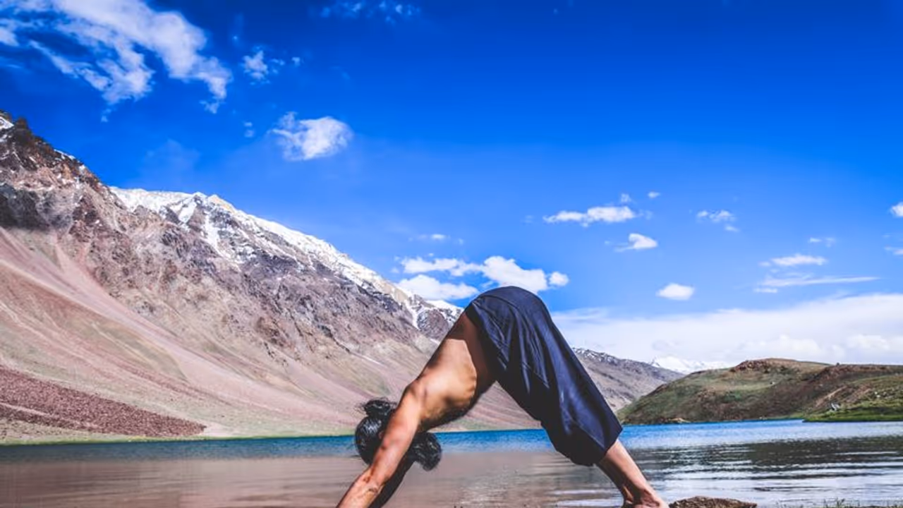 Health Tips : ಯೋಗಾಸನದ ನಂತ್ರ ಅಪ್ಪಿತಪ್ಪಿಯೂ ಮಾಡ್ಬೇಡಿ ಈ ತಪ್ಪು Health Tips : ಯೋಗಾಸನದ ನಂತ್ರ ಅಪ್ಪಿತಪ್ಪಿಯೂ ಮಾಡ್ಬೇಡಿ ಈ ತಪ್ಪು