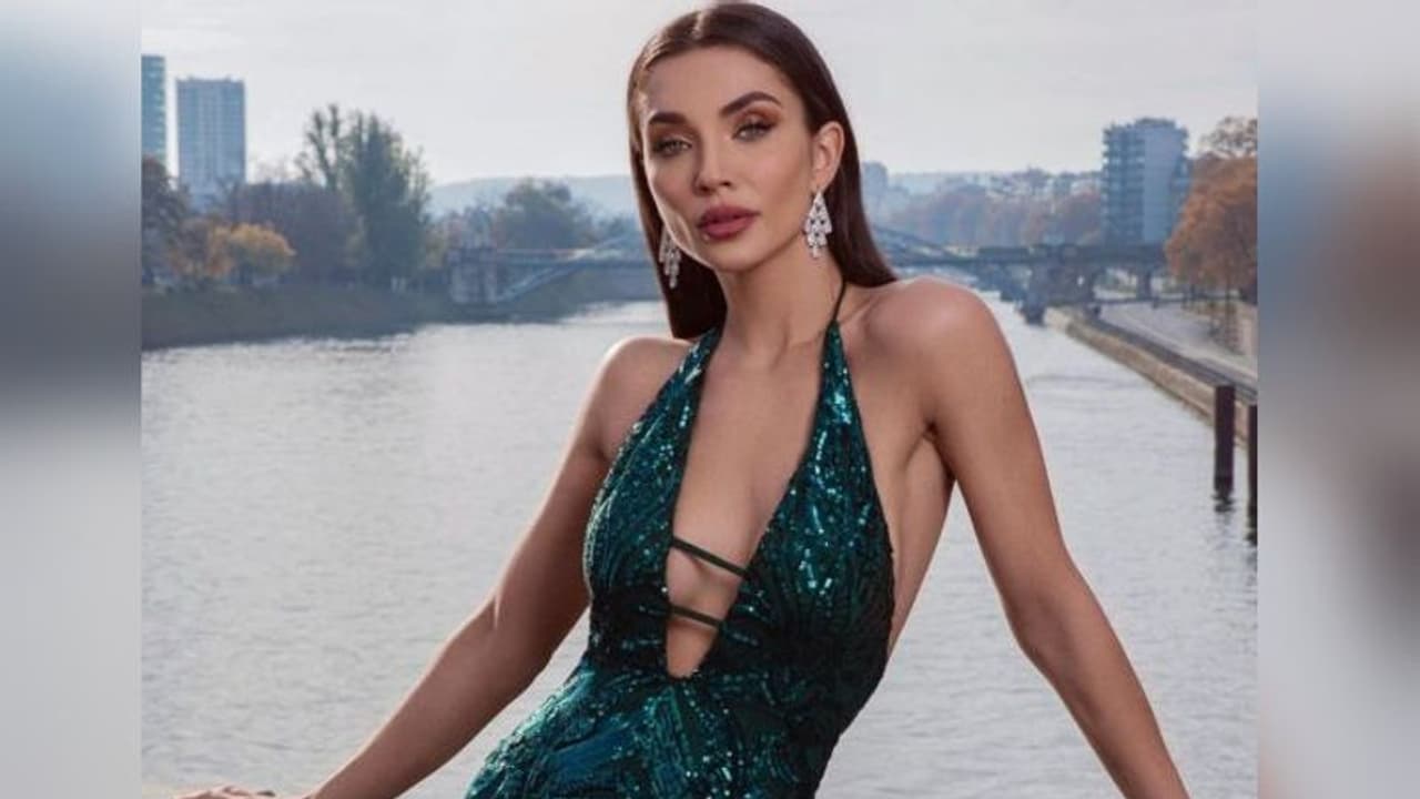 Amy jackson :தொழிலதிபரை பிரேக் அப் செய்த பின்.. பிரபல நடிகருடன் டேட்டிங் சென்ற எமிஜாக்சன் தீயாய் பரவும் photo Amy jackson :தொழிலதிபரை பிரேக் அப் செய்த பின்.. பிரபல நடிகருடன் டேட்டிங் சென்ற எமிஜாக்சன் தீயாய் பரவும் photo