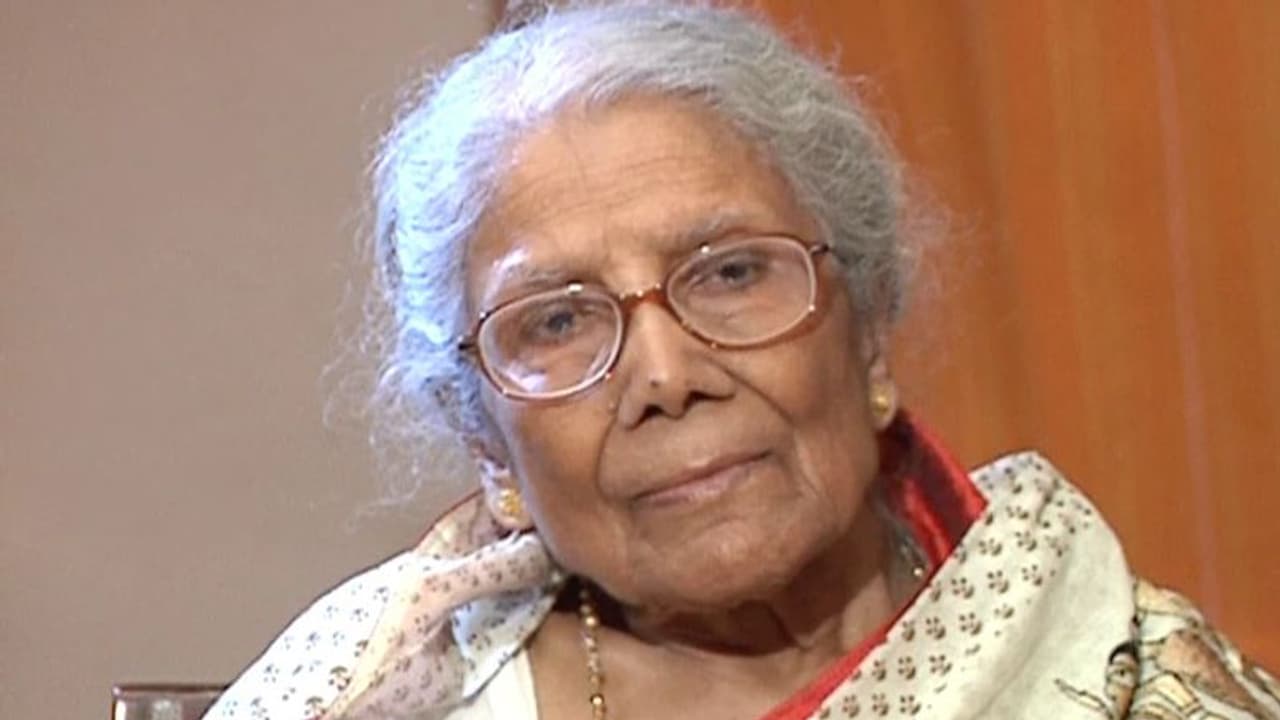 Lata Mangeshkar के बाद अब बंगाली सिंगर Sandhya Mukherjee का निधन, राजकीय सम्मान के साथ होगा अंतिम संस्कार