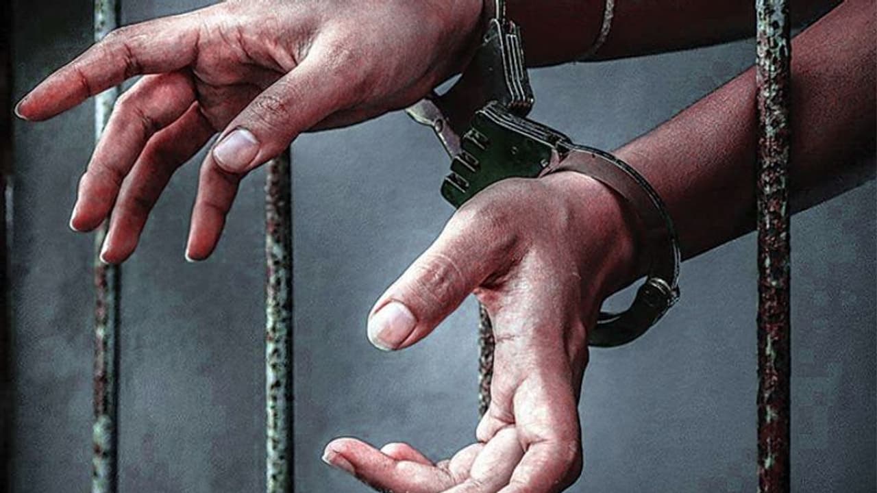 जम्मू कश्मीर में आतंकवाद के खिलाफ SIA का फिर बड़ा एक्शन; 10 ओवर ग्राउंड वर्कर अरेस्ट; जैश ए मोहम्मद जुड़े थे जम्मू कश्मीर में आतंकवाद के खिलाफ SIA का फिर बड़ा एक्शन; 10 ओवर ग्राउंड वर्कर अरेस्ट; जैश ए मोहम्मद जुड़े थे