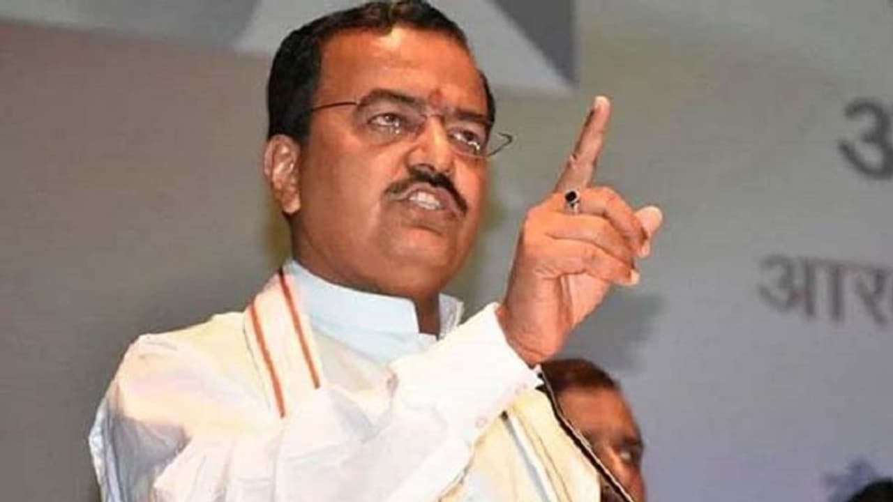 Special Story: अखबार बेचने से लेकर अखबार की सुर्खियों में आने तक, आसान नहीं था केशव प्रसाद मौर्य का सफर Special Story: अखबार बेचने से लेकर अखबार की सुर्खियों में आने तक, आसान नहीं था केशव प्रसाद मौर्य का सफर