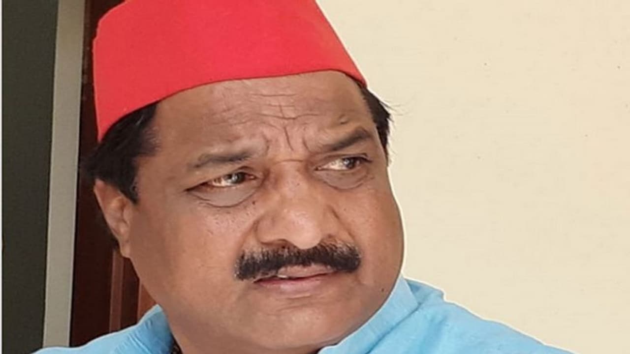 यूपी चुनाव :पूर्व मंत्री रामभुआल को असलहों के साथ प्रचार करना पड़ा भारी, लाइसेंस होगा निरस्त यूपी चुनाव :पूर्व मंत्री रामभुआल को असलहों के साथ प्रचार करना पड़ा भारी, लाइसेंस होगा निरस्त