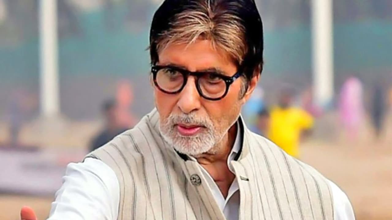 Amitabh Bachchan के Ex सिक्योरिटी गार्ड को पुलिस ने किया सस्पेंड, 4 बार जा चुका था विदेश कमाई होश उड़ा देगी Amitabh Bachchan के Ex सिक्योरिटी गार्ड को पुलिस ने किया सस्पेंड, 4 बार जा चुका था विदेश कमाई होश उड़ा देगी