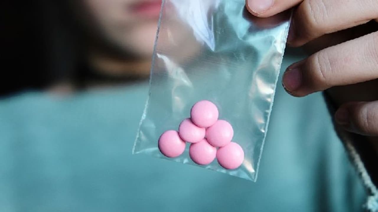 மருந்து கடைகளில் போதை மாத்திரை.. சென்னை மாநகர காவல் ஆணையர் பயங்கர எச்சரிக்கை. மருந்து கடைகளில் போதை மாத்திரை.. சென்னை மாநகர காவல் ஆணையர் பயங்கர எச்சரிக்கை.