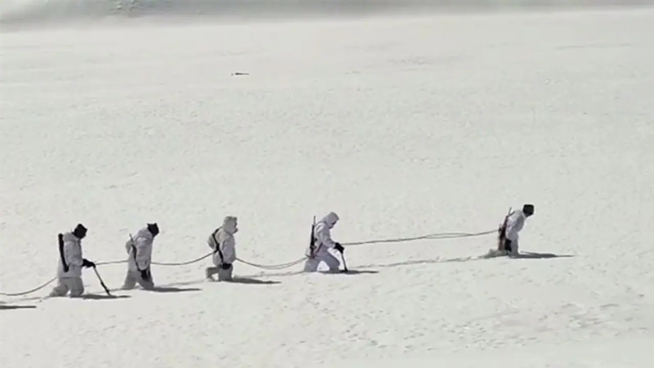 ಗಡಿ ಬಳಿ ಚೀನಾ 90 ಹಳ್ಳಿ ನಿರ್ಮಾಣ: ಭಾರತದ ವಿರುದ್ಧ ಸಂಚು? ಗಡಿ ಬಳಿ ಚೀನಾ 90 ಹಳ್ಳಿ ನಿರ್ಮಾಣ: ಭಾರತದ ವಿರುದ್ಧ ಸಂಚು?