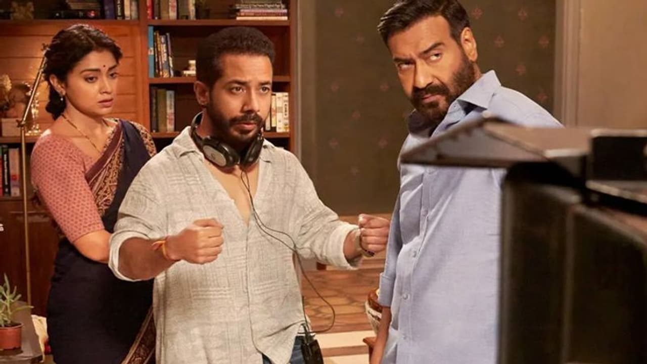 बढ़ी दाढ़ी, तिरछी नजरें और चेहरे पर गुस्सा लिए दिखे Ajay Devgn, इस अपकमिंग फिल्म की शुरू की शूटिंग बढ़ी दाढ़ी, तिरछी नजरें और चेहरे पर गुस्सा लिए दिखे Ajay Devgn, इस अपकमिंग फिल्म की शुरू की शूटिंग