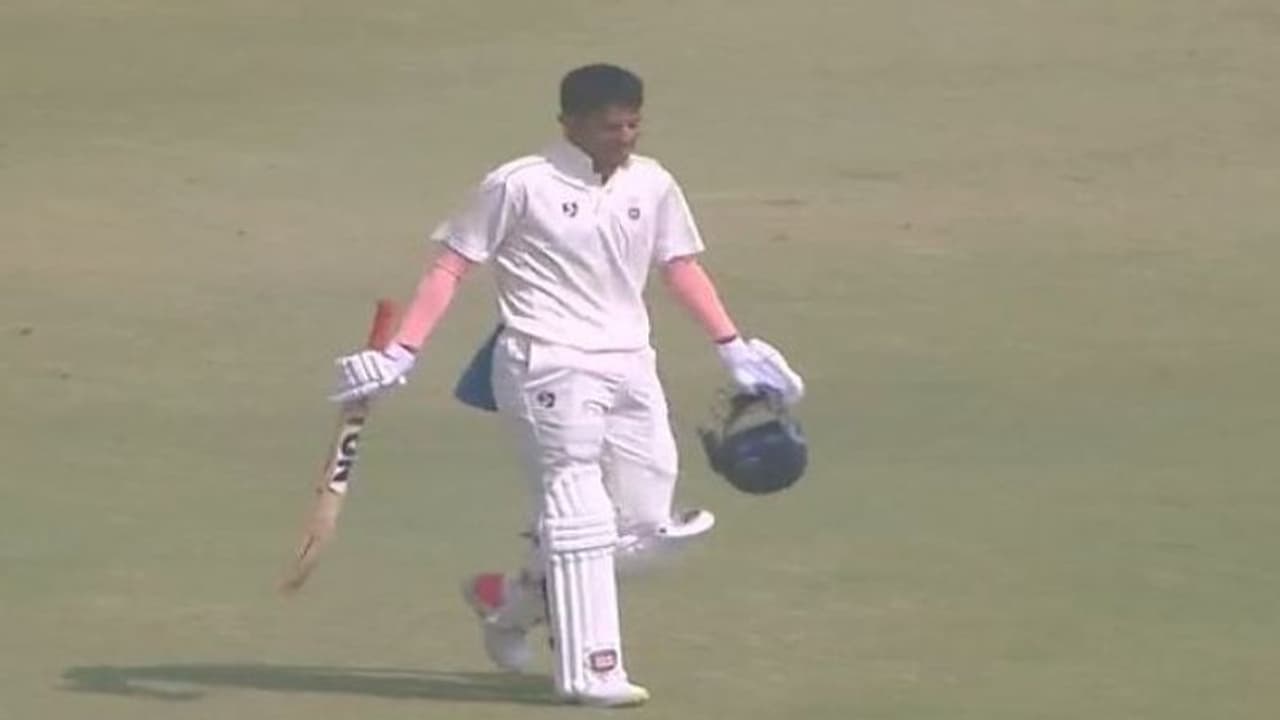 Ranji Trophy 2022: आईपीएल 2022 शुरू होने से पहले यश धुल ने दिखाया जलवा, रणजी डेब्यु में ठोका ताबड़तोड़ शतक Ranji Trophy 2022: आईपीएल 2022 शुरू होने से पहले यश धुल ने दिखाया जलवा, रणजी डेब्यु में ठोका ताबड़तोड़ शतक