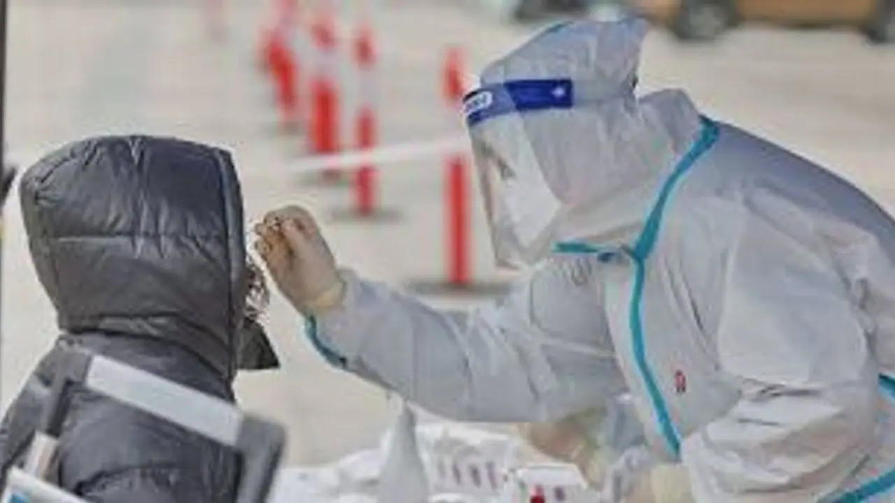 Covid 19 Crisis: ಕೊರೋನಾ ಸೋಂಕು ತಗ್ಗಿದೆ, ಕೆಲಸ ಆರಂಭಿಸಿ: ಕೇಂದ್ರ Covid 19 Crisis: ಕೊರೋನಾ ಸೋಂಕು ತಗ್ಗಿದೆ, ಕೆಲಸ ಆರಂಭಿಸಿ: ಕೇಂದ್ರ