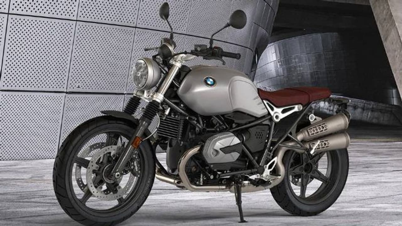 இவர் பைக் லவ்வரா? ரூ. 16.75 லட்சம் விலையில் பைக் வாங்கிய தமிழ் சினிமா இயக்குனர் இவர் பைக் லவ்வரா? ரூ. 16.75 லட்சம் விலையில் பைக் வாங்கிய தமிழ் சினிமா இயக்குனர்