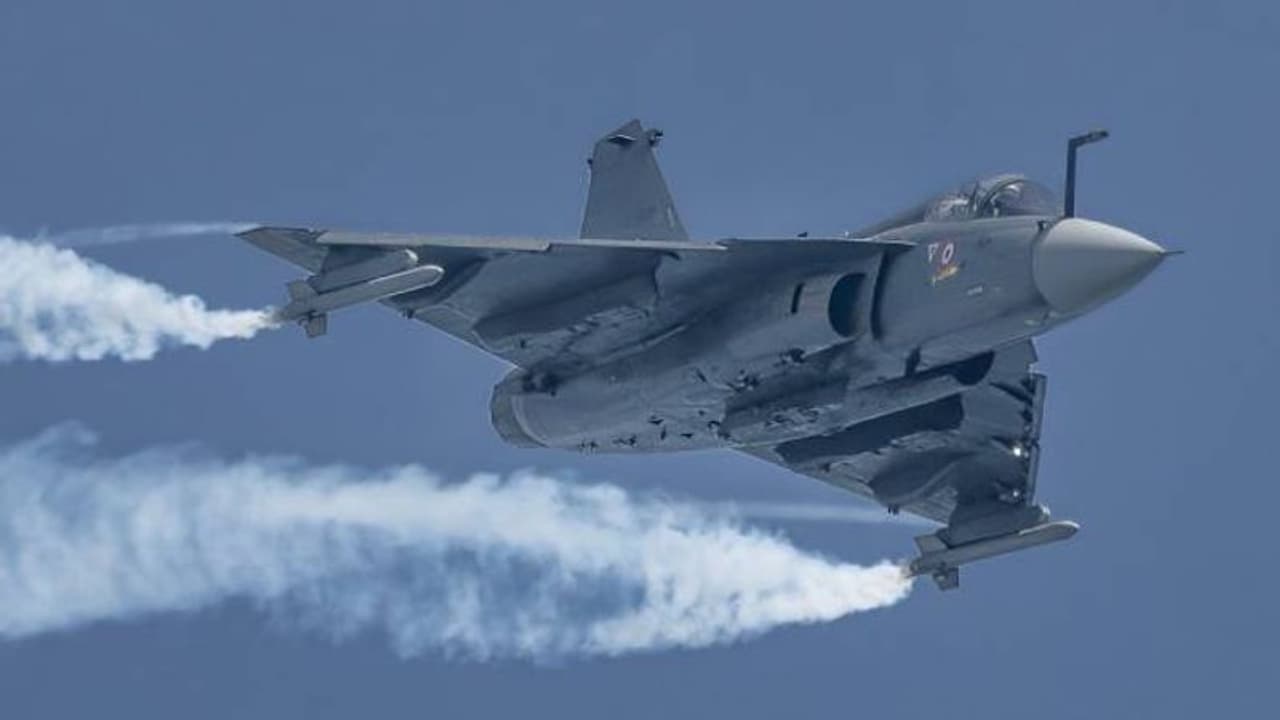 Singapore Airshow 2022ರಲ್ಲಿ ಹೀರೋ ಆದ 'ಮೇಡ್‌ ಇನ್ ಇಂಡಿಯಾ'ದ ತೇಜಸ್!
