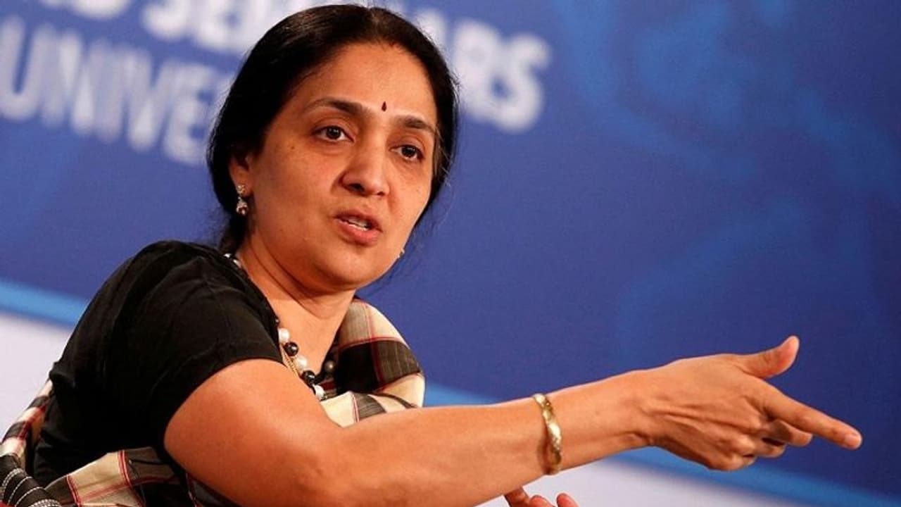 हिमालय पर रहने वाले ‘Yogi’ की कठपुतली बनकर काम करती थीं NSE प्रमुख चित्रा रामकृष्ण, सेबी ने लगाया आरोप