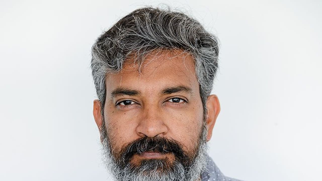 Rajamouli:రాజమౌళిని ఇలా ఆడేసుకోవటం సమంజసమేనా? అంత పెద్ద తప్పా అది? Rajamouli:రాజమౌళిని ఇలా ఆడేసుకోవటం సమంజసమేనా? అంత పెద్ద తప్పా అది?