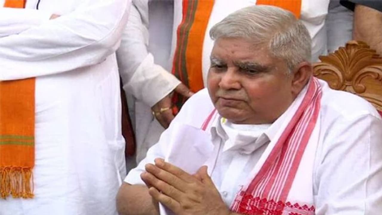 पश्चिम बंगाल के राज्यपाल को हटाने वाली याचिका खारिज, सरकार को बर्खास्त करने का गेम प्लान बनाने के लगाए थे आरोप पश्चिम बंगाल के राज्यपाल को हटाने वाली याचिका खारिज, सरकार को बर्खास्त करने का गेम प्लान बनाने के लगाए थे आरोप