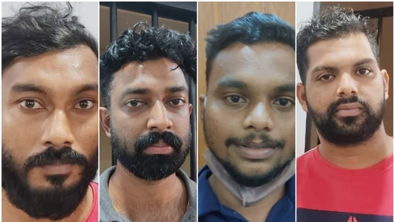 ഹാൻസിനും വ്യാജൻ, നിരോധിത പുകയില ഉത്പന്ന കേന്ദ്രം റെയ്ഡിൽ പിടിയിലായത് നാല് പേർ ഹാൻസിനും വ്യാജൻ, നിരോധിത പുകയില ഉത്പന്ന കേന്ദ്രം റെയ്ഡിൽ പിടിയിലായത് നാല് പേർ