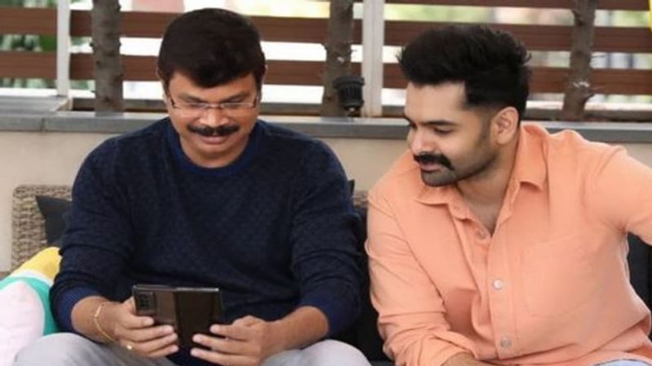 రామ్ కోసం మరో యంగ్ హీరోను విలన్ ని చేసిన బోయపాటి శ్రీను రామ్ కోసం మరో యంగ్ హీరోను విలన్ ని చేసిన బోయపాటి శ్రీను