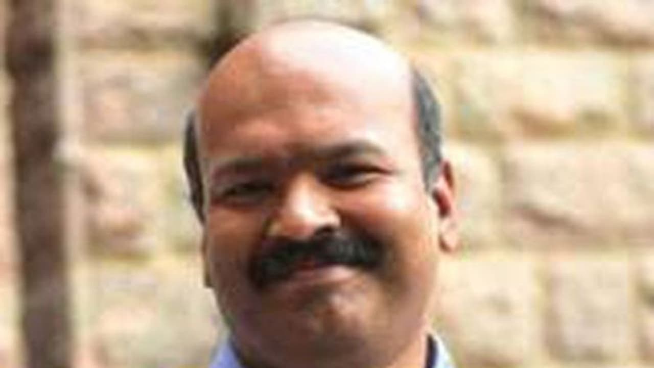 கோவை தேர்தல் 'ட்விஸ்ட்..' புதிய தேர்தல் அதிகாரி நியமிப்பு.. இதுதான் காரணமா..?