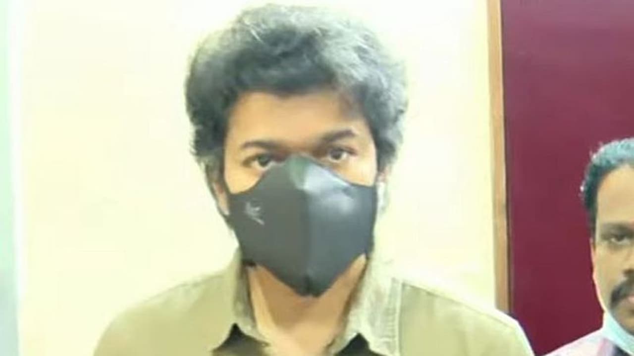 TN Local Body Election Result:வெற்றிக்கணக்கை தொடங்கிய இளையதளபதி.. விஜய் மக்கள் இயக்கம் முதல் வெற்றி. TN Local Body Election Result:வெற்றிக்கணக்கை தொடங்கிய இளையதளபதி.. விஜய் மக்கள் இயக்கம் முதல் வெற்றி.