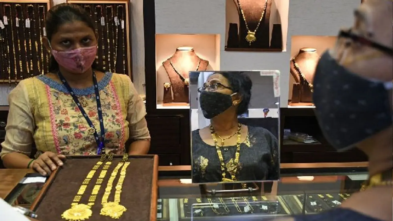 Gold And Silver Price Today: ప‌సిడి ప్రియుల‌కు బ్యాడ్ న్యూస్‌.. రూ.250 ఎగబాకిన బంగారం ధ‌ర‌..!