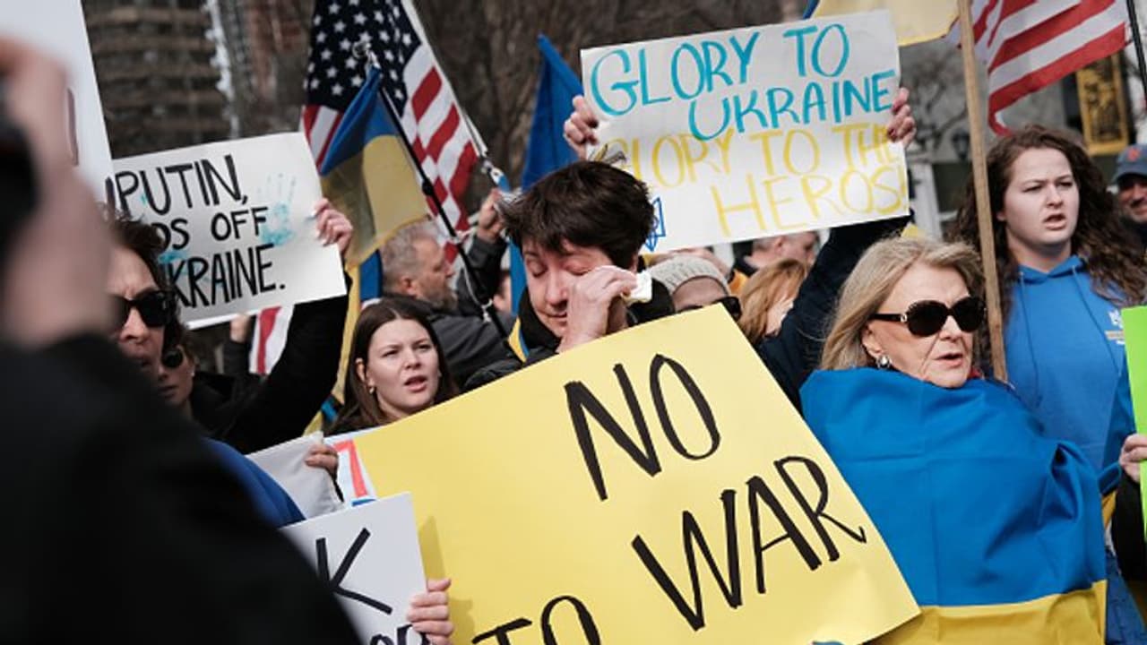 ইউক্রেনের ছোঁড়া শেলে বিধ্বস্ত রাশিয়ার সীমান্তের রণসজ্জা, বলল মস্কো ইউক্রেনের ছোঁড়া শেলে বিধ্বস্ত রাশিয়ার সীমান্তের রণসজ্জা, বলল মস্কো