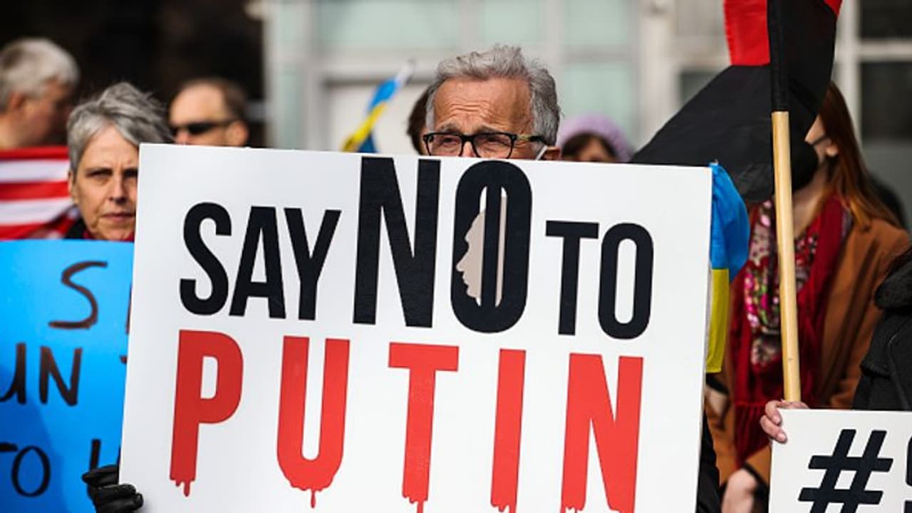 কেন ইউক্রেনের দিকে নজর রাশিয়ার, ২২ বছর ধরে চলছে পুতিনের কারসাজি কেন ইউক্রেনের দিকে নজর রাশিয়ার, ২২ বছর ধরে চলছে পুতিনের কারসাজি