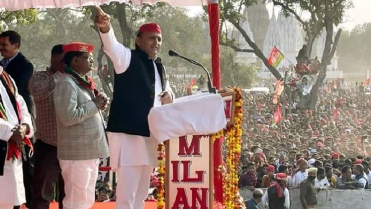 তৃতীয় দফার ভোটে উত্তপ্ত উত্তরপ্রদেশ, যাদব ঘাঁটিতে জয় আনতে মরিয়া অখিলেশ তৃতীয় দফার ভোটে উত্তপ্ত উত্তরপ্রদেশ, যাদব ঘাঁটিতে জয় আনতে মরিয়া অখিলেশ