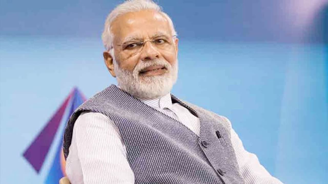 PM Modi ने सुनाया अपना बचपन का एक किस्सा, बताया क्यों उन्हें इंदौरी पसंद, जिनके अंदाज के हैं मुरीद PM Modi ने सुनाया अपना बचपन का एक किस्सा, बताया क्यों उन्हें इंदौरी पसंद, जिनके अंदाज के हैं मुरीद