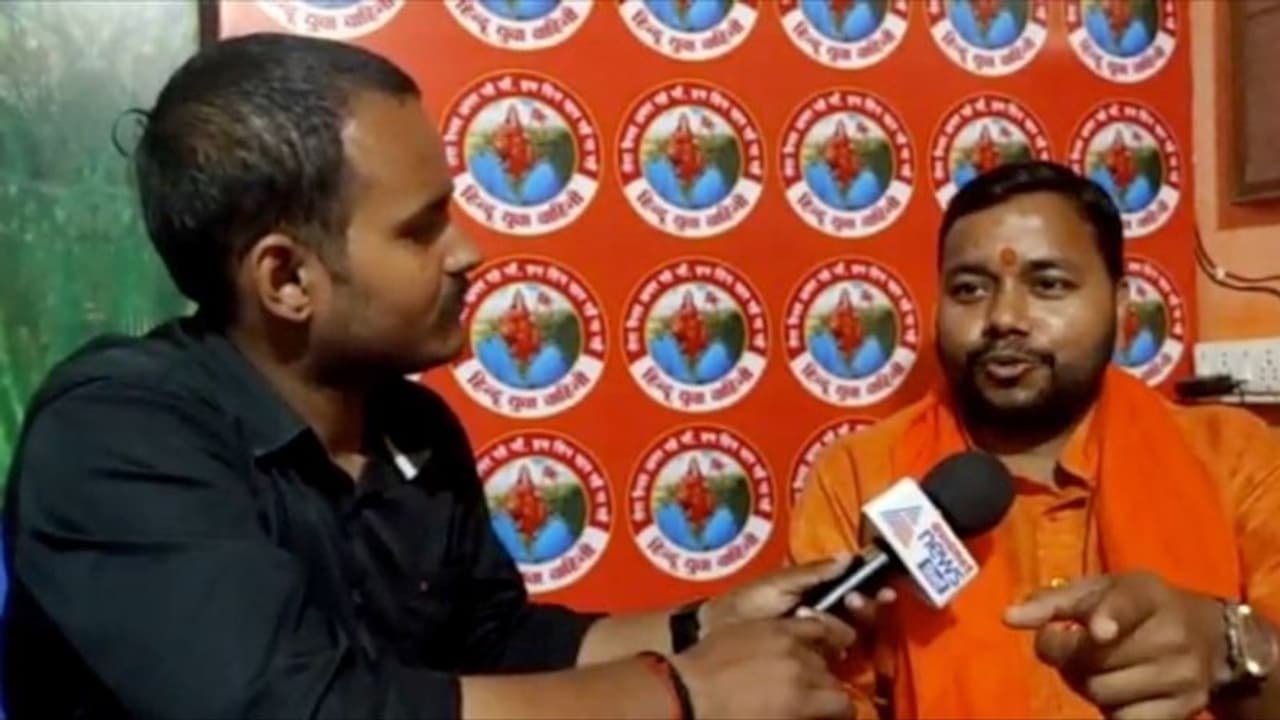 Inside story:PM के संसदीय क्षेत्र में CM की सेना कर रही प्रचार, जनसंपर्क के सहारे कर रहे योगी का प्रचार Inside story:PM के संसदीय क्षेत्र में CM की सेना कर रही प्रचार, जनसंपर्क के सहारे कर रहे योगी का प्रचार