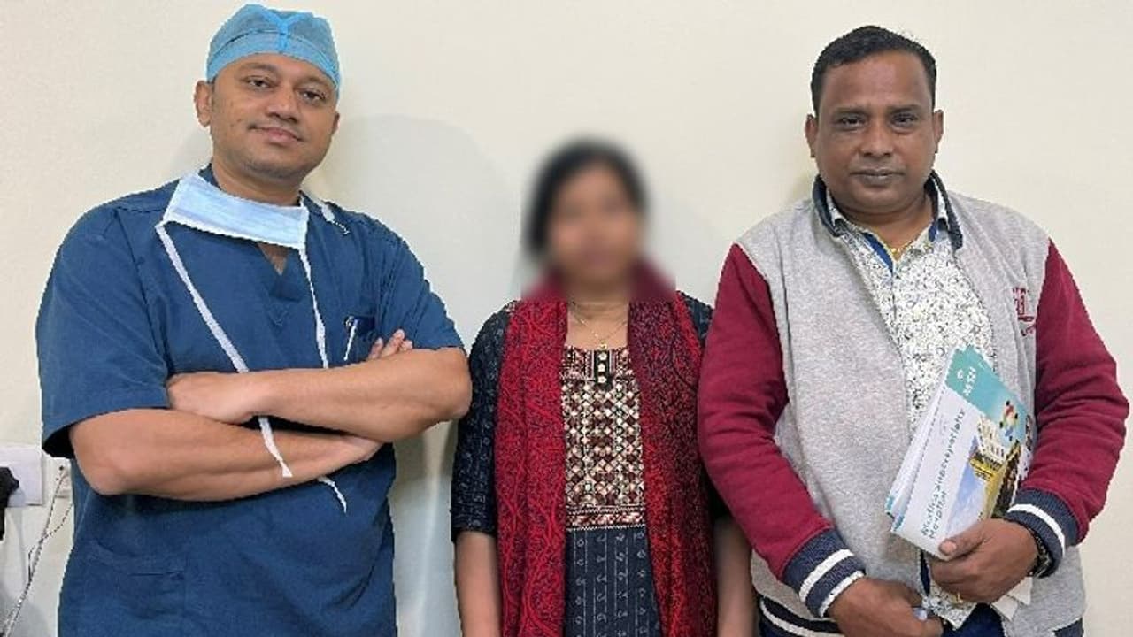 নজির গড়ল রোবোটিক হিস্টেরেক্টমি অপারেশন, অপারেশনের পর একই দিনে বাড়ি ছাড়া হল রোগীকে নজির গড়ল রোবোটিক হিস্টেরেক্টমি অপারেশন, অপারেশনের পর একই দিনে বাড়ি ছাড়া হল রোগীকে