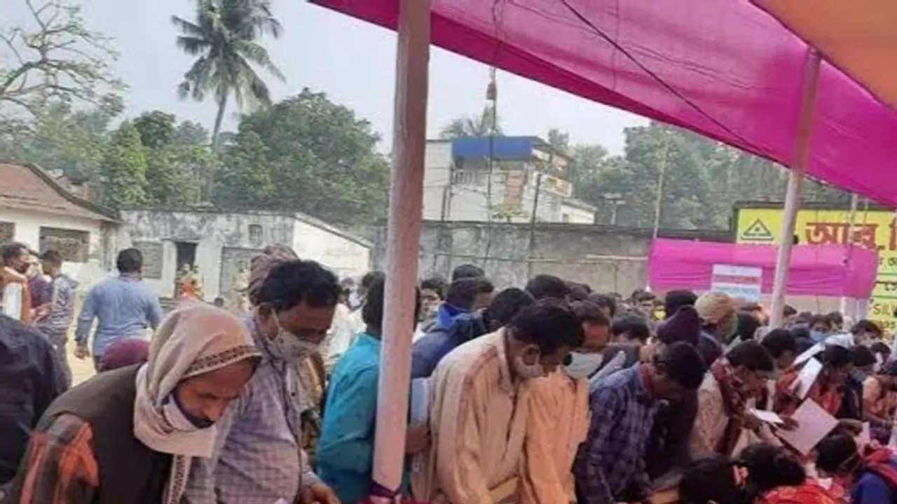 'ইন্টারেক্টিভ' পদ্ধতিতে মুর্শিদাবাদে শুরু দুয়ারে সরকার, মিলবে ২৪টি প্রকল্পের পরিষেবা 'ইন্টারেক্টিভ' পদ্ধতিতে মুর্শিদাবাদে শুরু দুয়ারে সরকার, মিলবে ২৪টি প্রকল্পের পরিষেবা