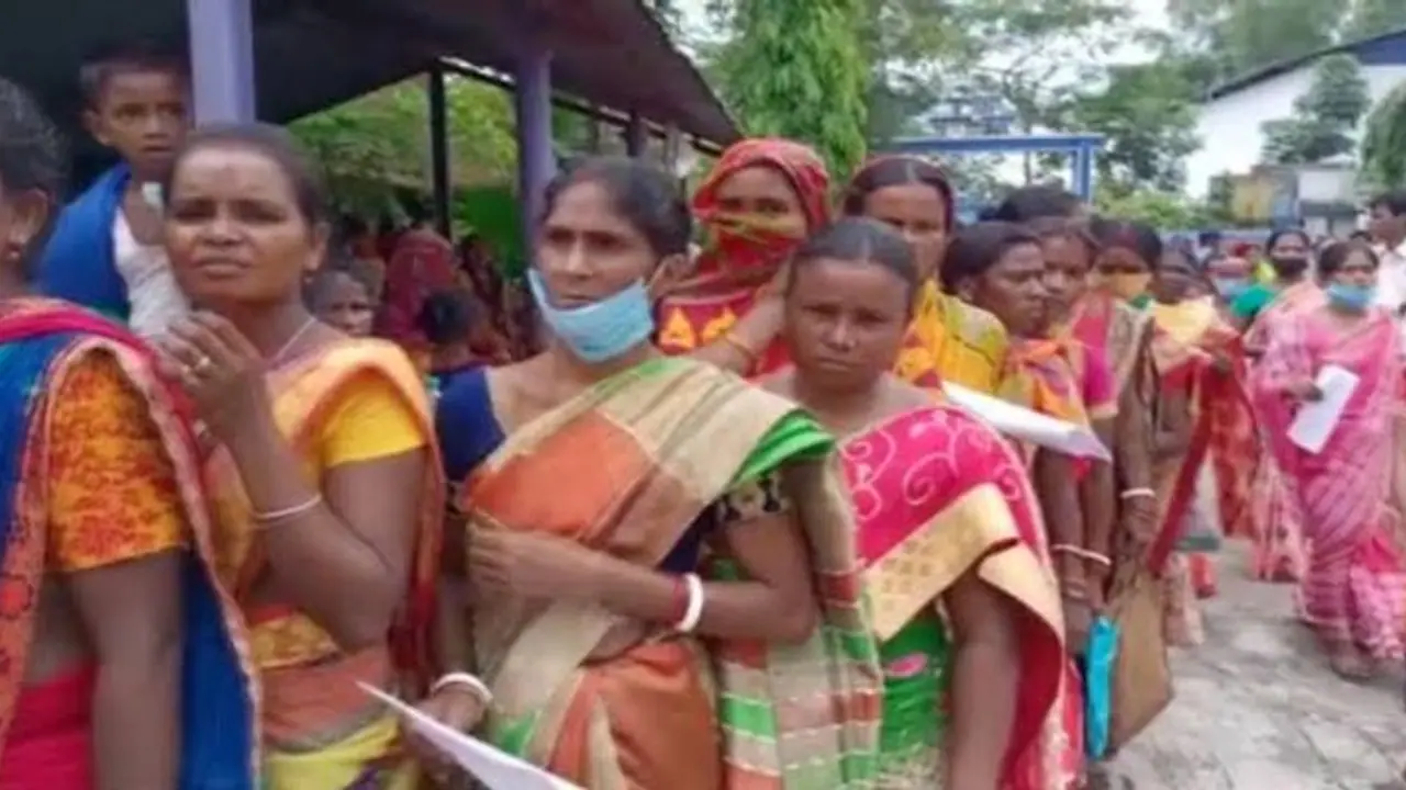 Duare Sarkar Duare Sarkar