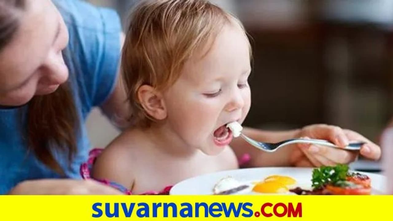 Childrens Food: ಮಕ್ಕಳ ಆಹಾರಕ್ಕೆ ಬೇಕಾಬಿಟ್ಟಿ ಸಾಸ್ ಸೇರಿಸ್ಬೇಡಿ, ಆರೋಗ್ಯಕ್ಕೇ ಅಪಾಯ Childrens Food: ಮಕ್ಕಳ ಆಹಾರಕ್ಕೆ ಬೇಕಾಬಿಟ್ಟಿ ಸಾಸ್ ಸೇರಿಸ್ಬೇಡಿ, ಆರೋಗ್ಯಕ್ಕೇ ಅಪಾಯ