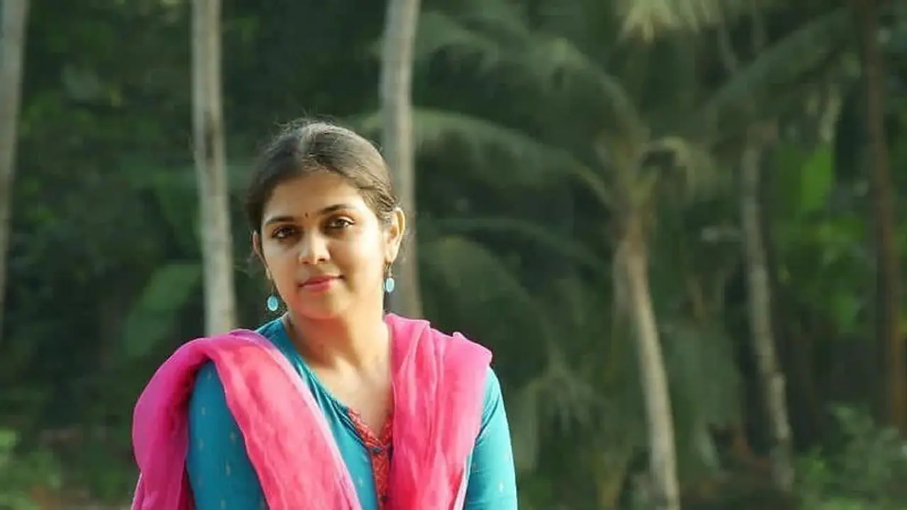 അയാളില് നിന്നും രക്ഷപ്പെടാന് പൊലീസ് സംരക്ഷണം തേടി; അനുഭവം പങ്കുവച്ച് അഞ്ജലി അയാളില് നിന്നും രക്ഷപ്പെടാന് പൊലീസ് സംരക്ഷണം തേടി; അനുഭവം പങ്കുവച്ച് അഞ്ജലി