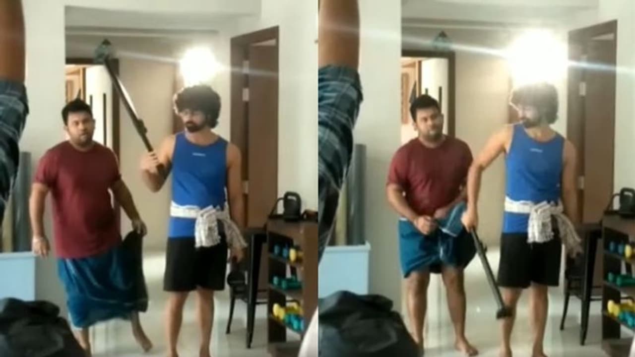 Hridayam BTS : 'മത്തായിച്ചാ, മുണ്ട്'; ഹൃദയം ചിത്രീകരണത്തിനിടയിലെ രസകരമായ നിമിഷം പങ്കുവച്ച് അജു വര്ഗീസ് Hridayam BTS : 'മത്തായിച്ചാ, മുണ്ട്'; ഹൃദയം ചിത്രീകരണത്തിനിടയിലെ രസകരമായ നിമിഷം പങ്കുവച്ച് അജു വര്ഗീസ്