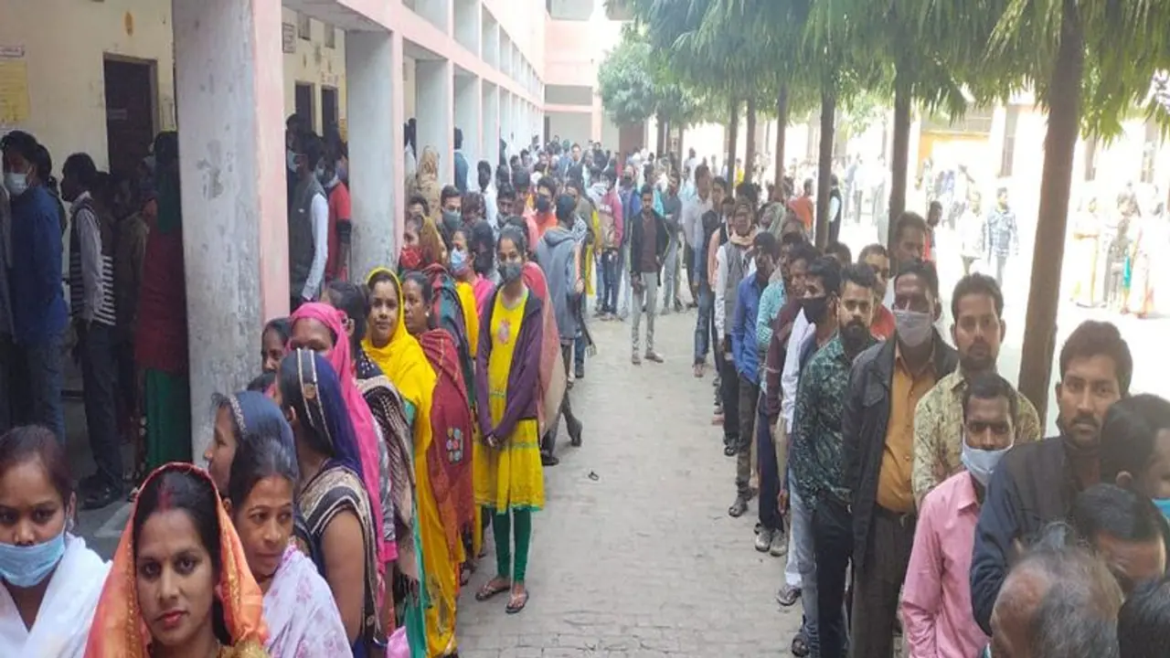 पंजाब में बिना हिंसा के Assembly election करा राहत में आयोग, मतदान में खलल डालने पर 18 एफआईआर पंजाब में बिना हिंसा के Assembly election करा राहत में आयोग, मतदान में खलल डालने पर 18 एफआईआर