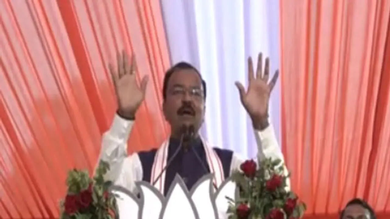 UP Chunav 2022: सिराथू में कार्यकर्ताओं से केशव की अपील, कहा वोट जरूर मांगे, देना ना देना मतदाता का अधिकार UP Chunav 2022: सिराथू में कार्यकर्ताओं से केशव की अपील, कहा वोट जरूर मांगे, देना ना देना मतदाता का अधिकार