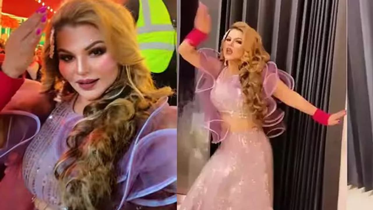 Pushpa के गाने Sami Sami पर जमकर नाचीं Rakhi Sawant, Rashmika Mandanna के स्टेप्स को किया कॉपी Pushpa के गाने Sami Sami पर जमकर नाचीं Rakhi Sawant, Rashmika Mandanna के स्टेप्स को किया कॉपी