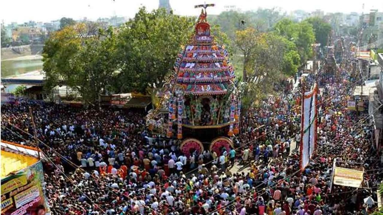 கொடியேற்றத்துடன் தொடங்கிய பங்குனி உத்திர திருவிழா..புகழ்பெற்ற ஆழித்தேரோட்டம் தேதி அறிவிப்பு.. கொடியேற்றத்துடன் தொடங்கிய பங்குனி உத்திர திருவிழா..புகழ்பெற்ற ஆழித்தேரோட்டம் தேதி அறிவிப்பு..