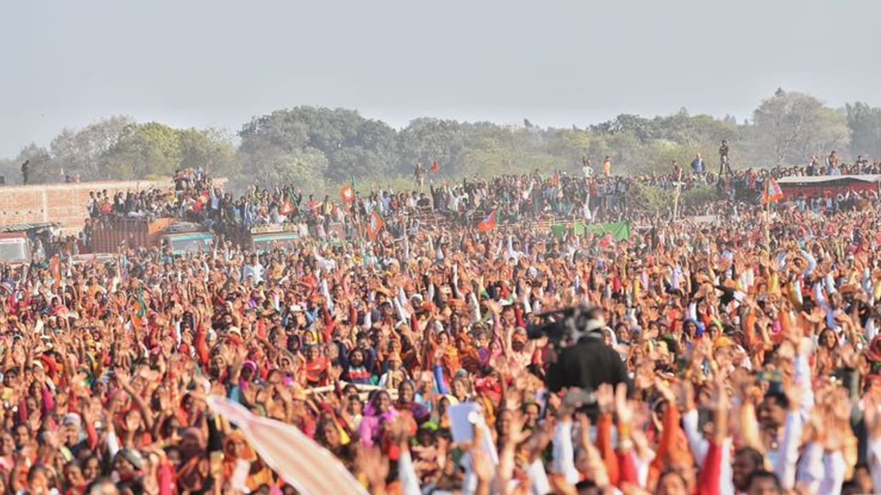 UP Chunav 2022: यूपी में दिग्गज नेताओं की ताबड़तोड़ रैलियां जारी, जानें मंगलवार को कहां किसका कार्यक्रम UP Chunav 2022: यूपी में दिग्गज नेताओं की ताबड़तोड़ रैलियां जारी, जानें मंगलवार को कहां किसका कार्यक्रम