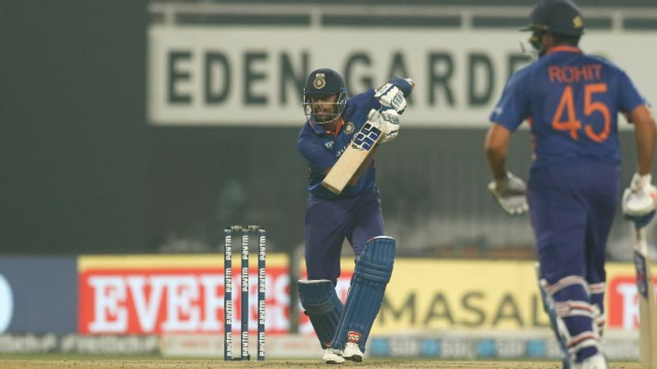 INDvsSL 3rd T20I: శ్రీలంక సిరీస్ కూడా క్లీన్ స్వీప్... శ్రేయాస్ అయ్యర్ హ్యాట్రిక్ హాఫ్ సెంచరీ... INDvsSL 3rd T20I: శ్రీలంక సిరీస్ కూడా క్లీన్ స్వీప్... శ్రేయాస్ అయ్యర్ హ్యాట్రిక్ హాఫ్ సెంచరీ...